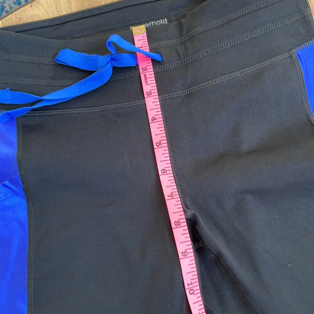Fabletics Powerhold Black w Blue Stripe 7/8 Legging - Picture 3 of 9